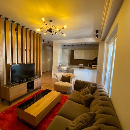 Mel'S Place Тирана Екстер'єр фото