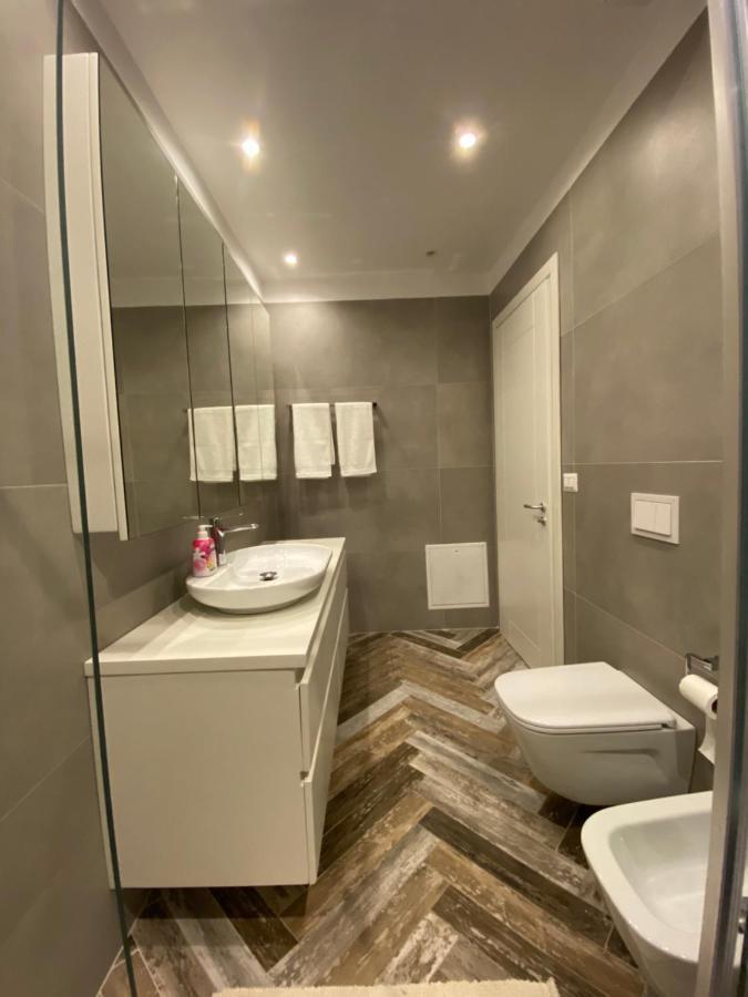 Mel'S Place Тирана Екстер'єр фото