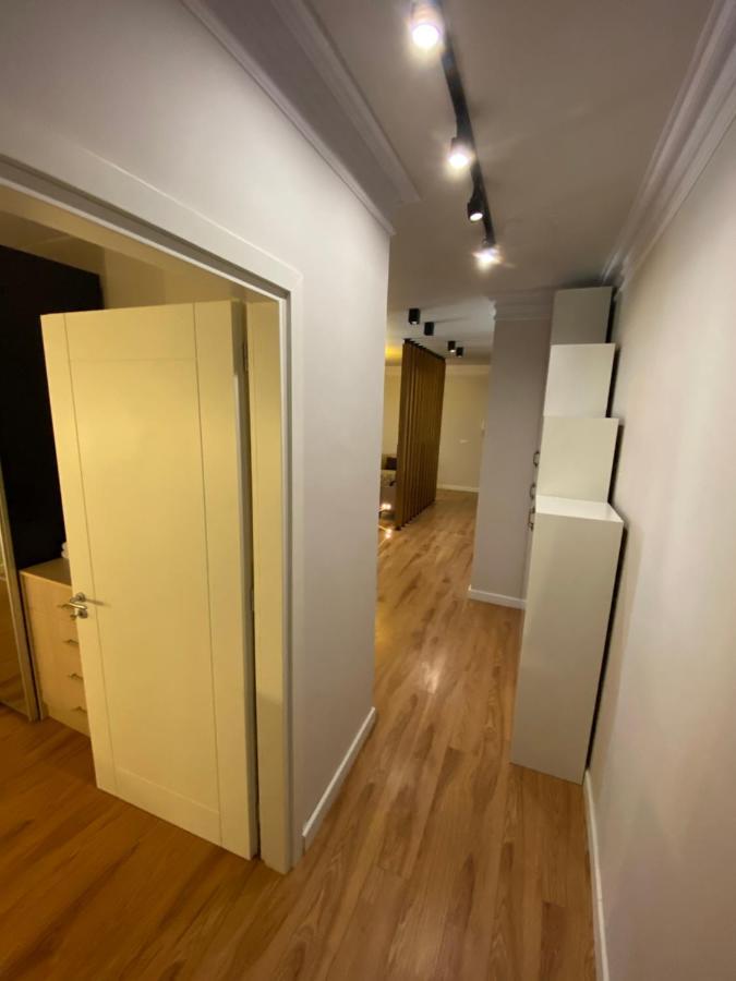 Mel'S Place Тирана Екстер'єр фото