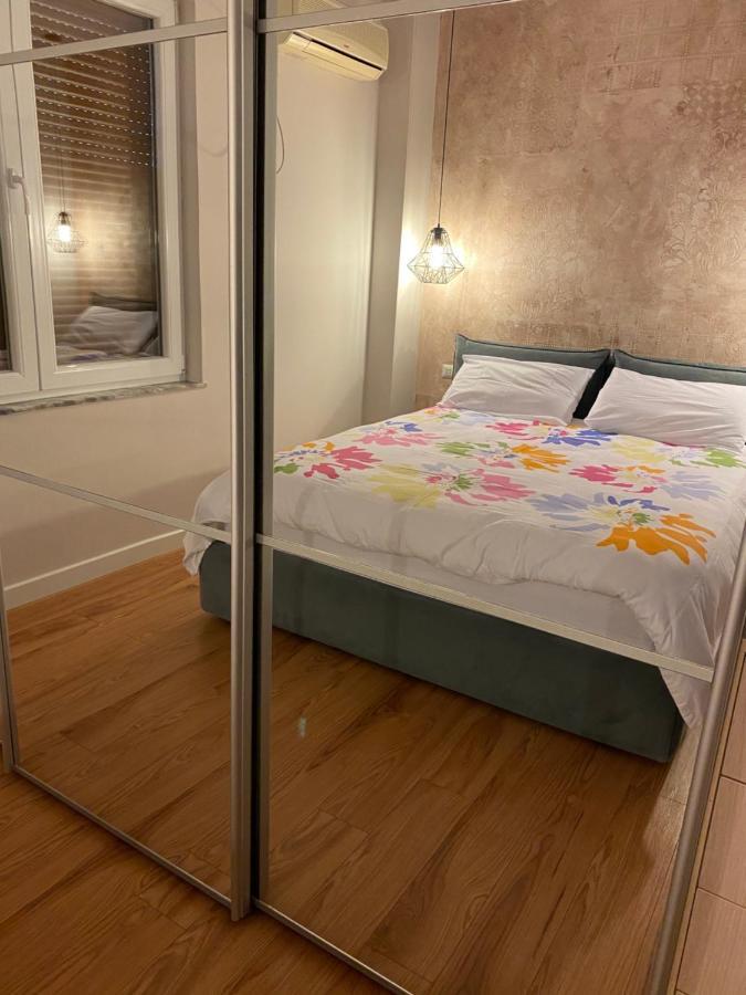 Mel'S Place Тирана Екстер'єр фото